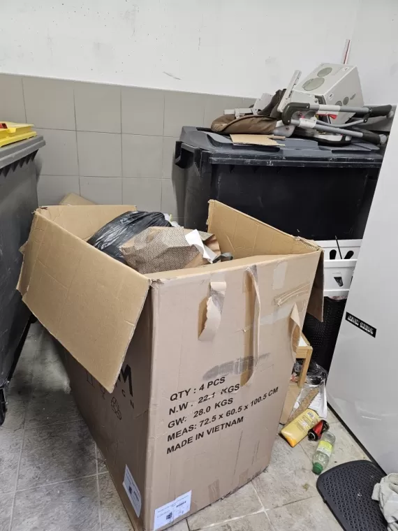 Désencombrement local a poubelle dans résidence