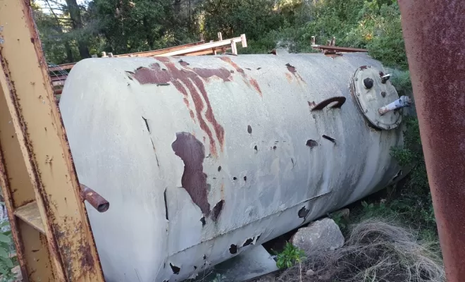Découpe d'une cuve à fioul à Bandol, Toulon, ALLO FRED