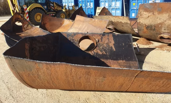 Découpe d'une cuve à fioul à Bandol, Toulon, ALLO FRED